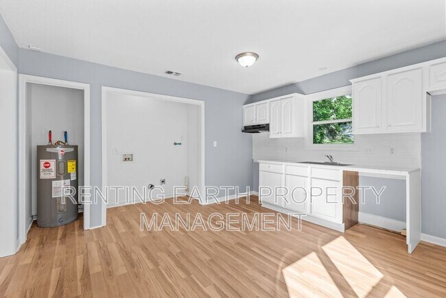 Building Photo - 7229 3rd Ave S