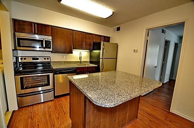 Building Photo - 6910 Skillman St