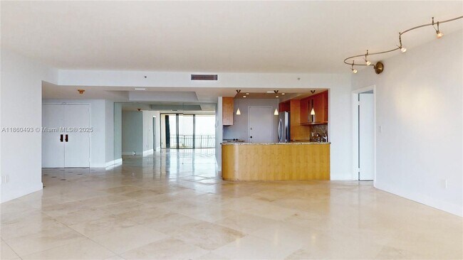 Building Photo - 11113 Biscayne Blvd