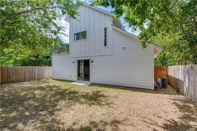 Building Photo - 8411 Bowling Green Dr