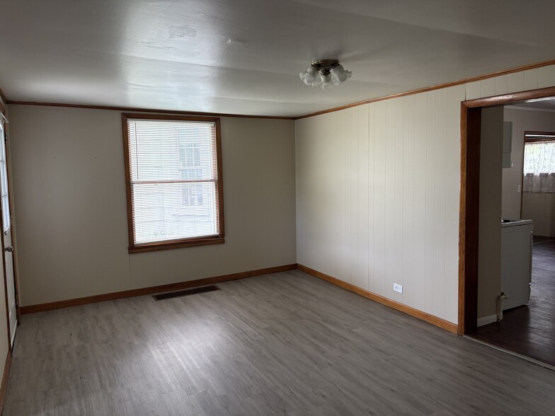 Building Photo - 162 Sunset Dr