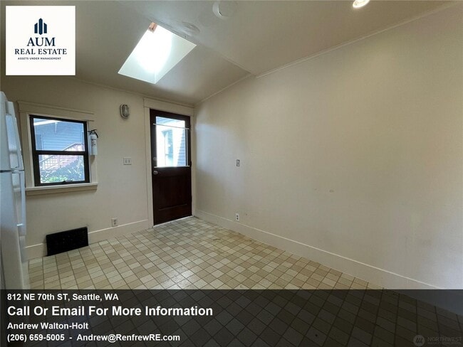 Building Photo - Classy 8 Bed Commuter Home