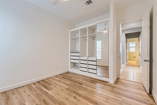 Building Photo - 12520 Javea Dr