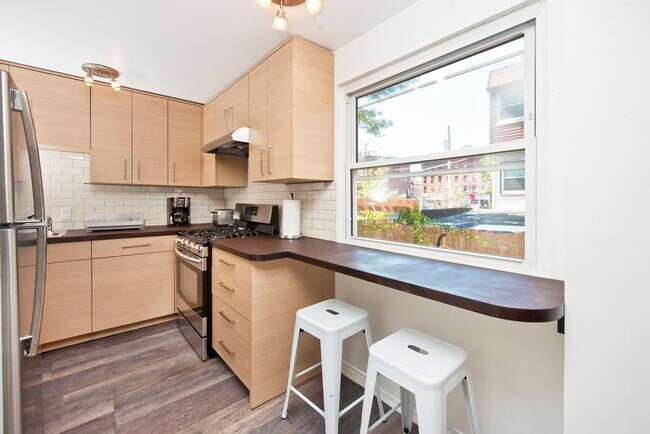 Primary Photo - 1 Saddlewood Ct