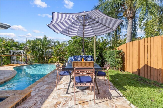 Building Photo - 1457 SE 7th St