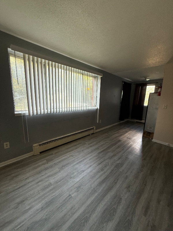 Building Photo - 280 Winifred St W