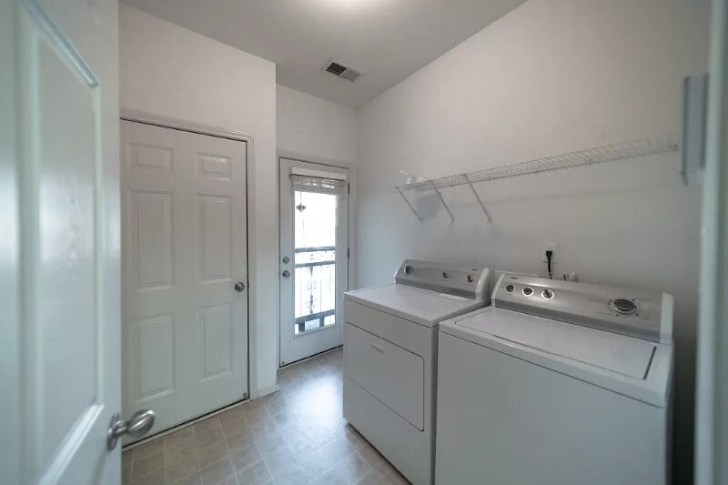 Building Photo - 1364 Harbor Park Dr