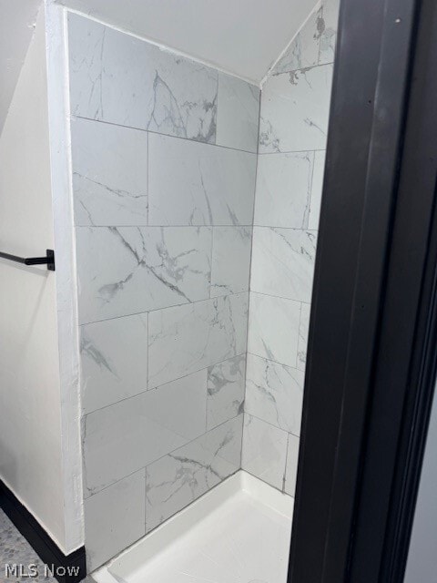 Building Photo - 12001 Oakview Ave