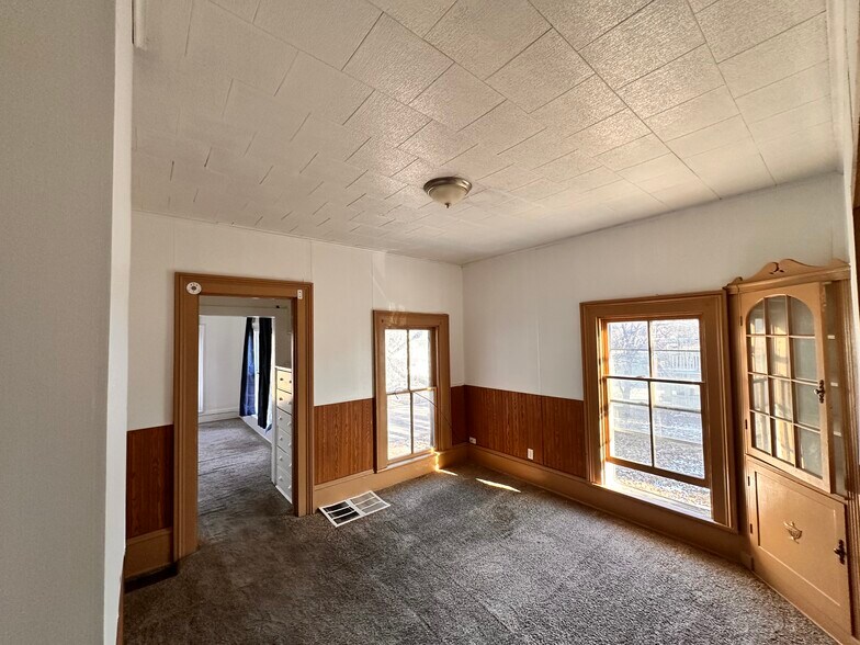 Building Photo - 1018 Haskell Ave