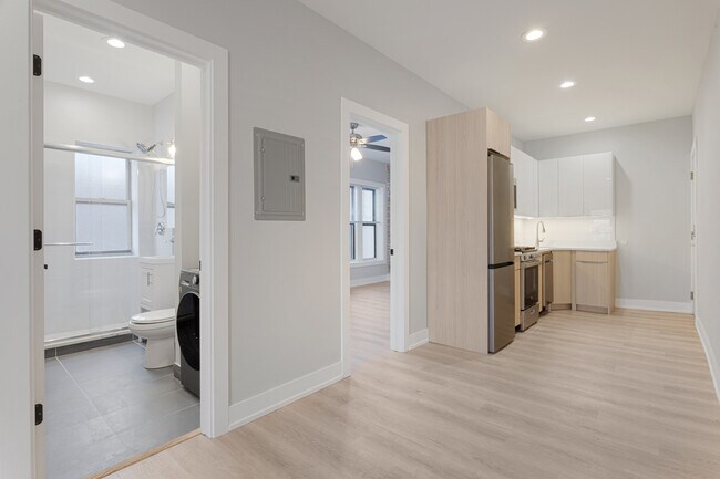 Building Photo - 1655 W Jonquil Terrace