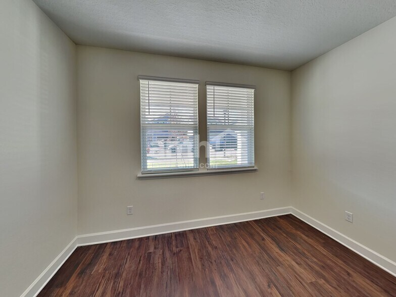 Building Photo - 10717 Coleman Rd