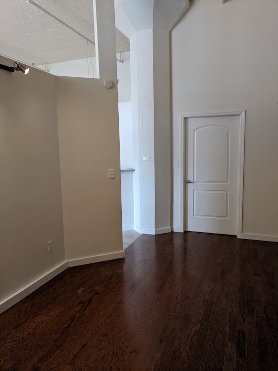 Building Photo - 5850 Centre Ave