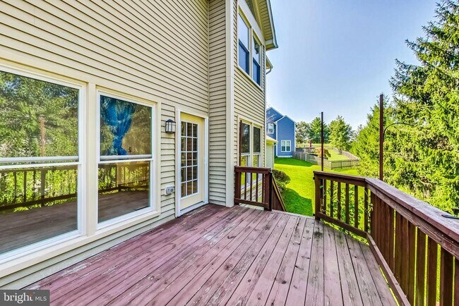 Building Photo - 6104 Cool Spring Terrace S