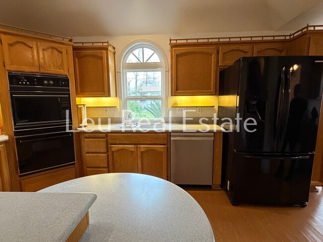 Building Photo - 400 El Dorado Ave