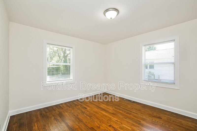 Building Photo - 2513 Timber Ln