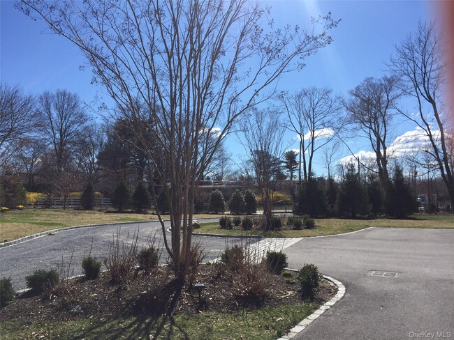 Building Photo - 2 Red Ground Rd