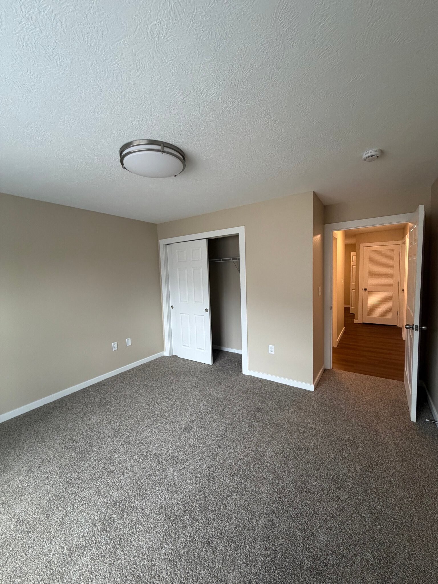 Building Photo - 1365 S Scenic Ave