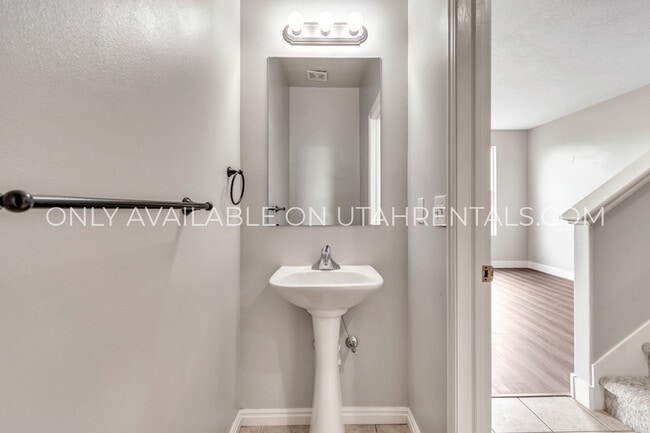 Building Photo - 3053 Sage Loop