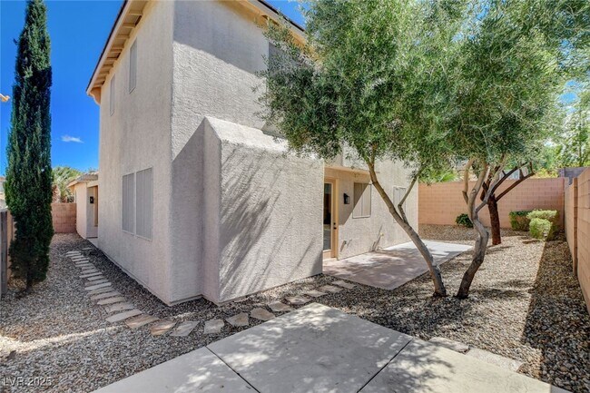 Building Photo - 177 Rocky Star St
