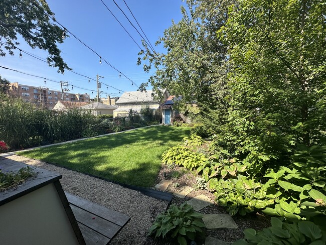 Building Photo - 2030 W Estes Ave