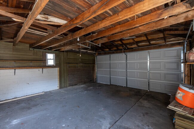 Building Photo - 2117 N Mobile Ave