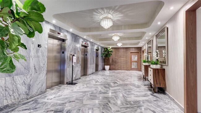 Building Photo - 5401 Collins Ave