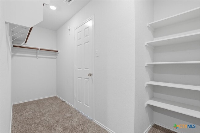 Building Photo - 1310 Prospector Trl
