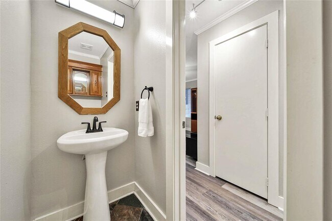 Building Photo - 6202 Spruce Bough Ct