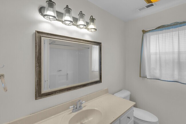 Building Photo - 108 Luke Ct