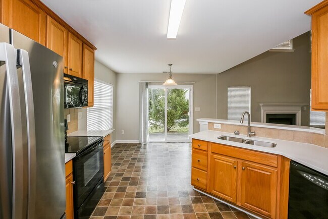 Building Photo - 926 Marthas View Dr NW