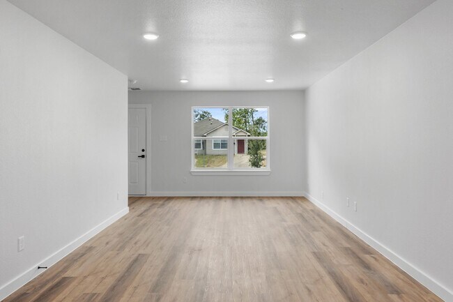 Building Photo - 1015 S 26th St