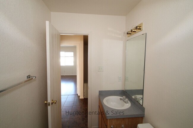 Building Photo - 4506 Jeff Scott Dr