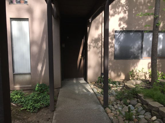 Building Photo - First floor condo!