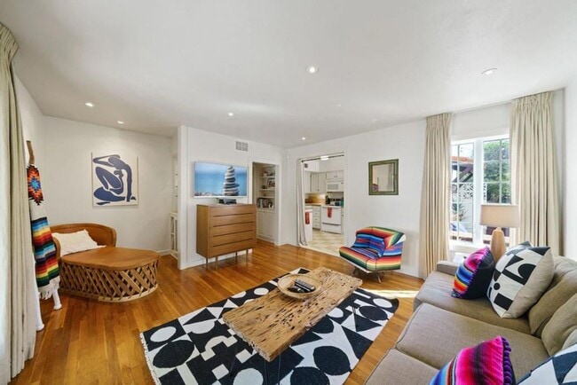 Building Photo - 409 W Water St