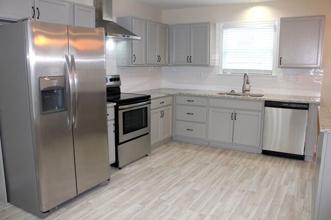 Building Photo - Discover Your Urban Sanctuary in the Heart of SW Atlanta