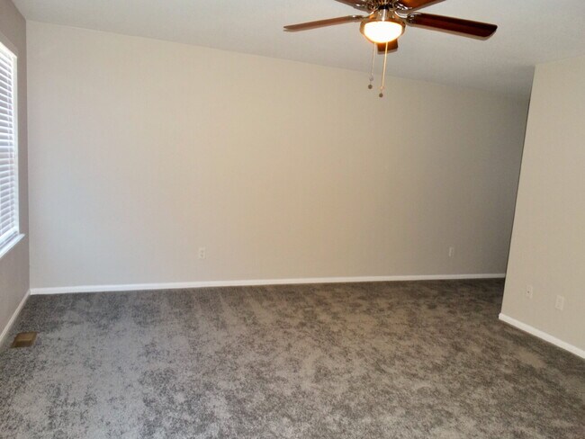 Building Photo - Fantastic Updated 3 Bed 2 Bath 2 Car Garage Duplex at Saddle Rock Ridge in Cherry Creek Schools!!
