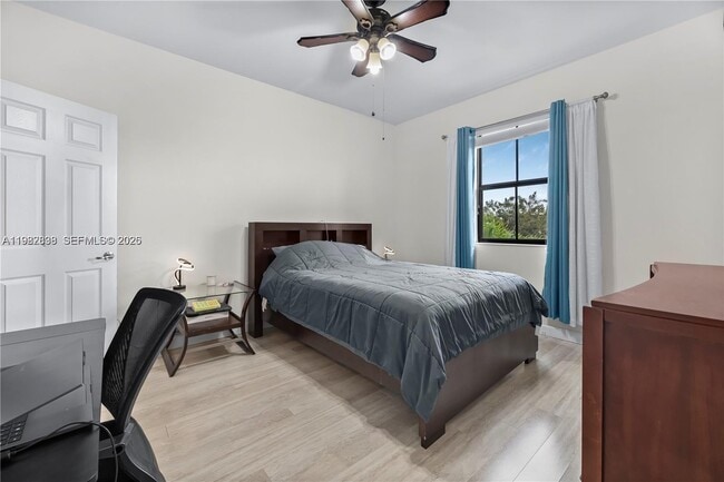 Building Photo - 3461 SE 1st St