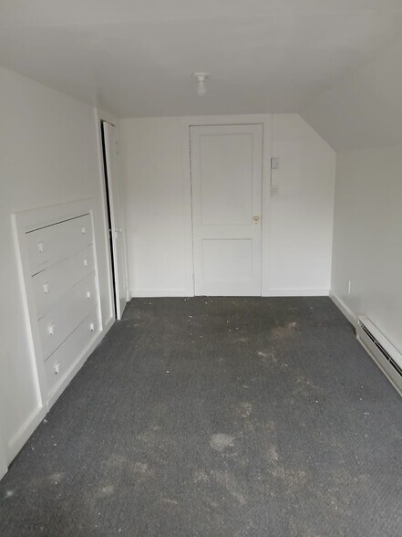 Building Photo - 110 Tuthill Rd