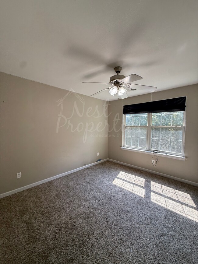 Building Photo - 208 Saints Creek Ln