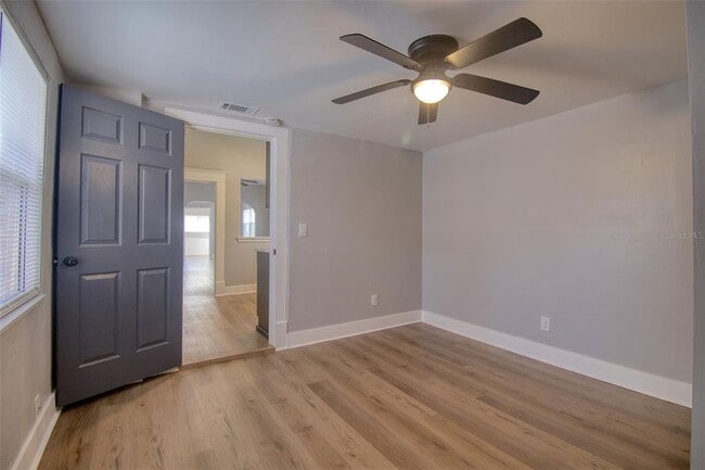 Building Photo - 675 16th Ave S