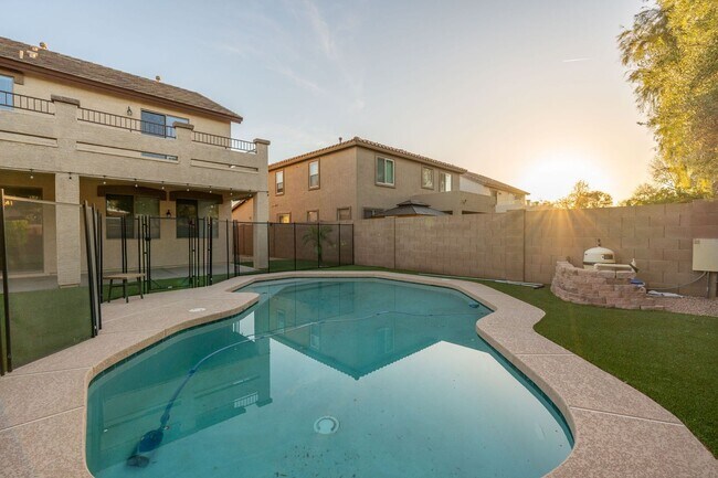 Building Photo - $3,500 For Lease Starting June 1, 2026 4 beds-2.5 Baths 2,421 Sq. Ft.  Amazing Gilbert 85298 Home...