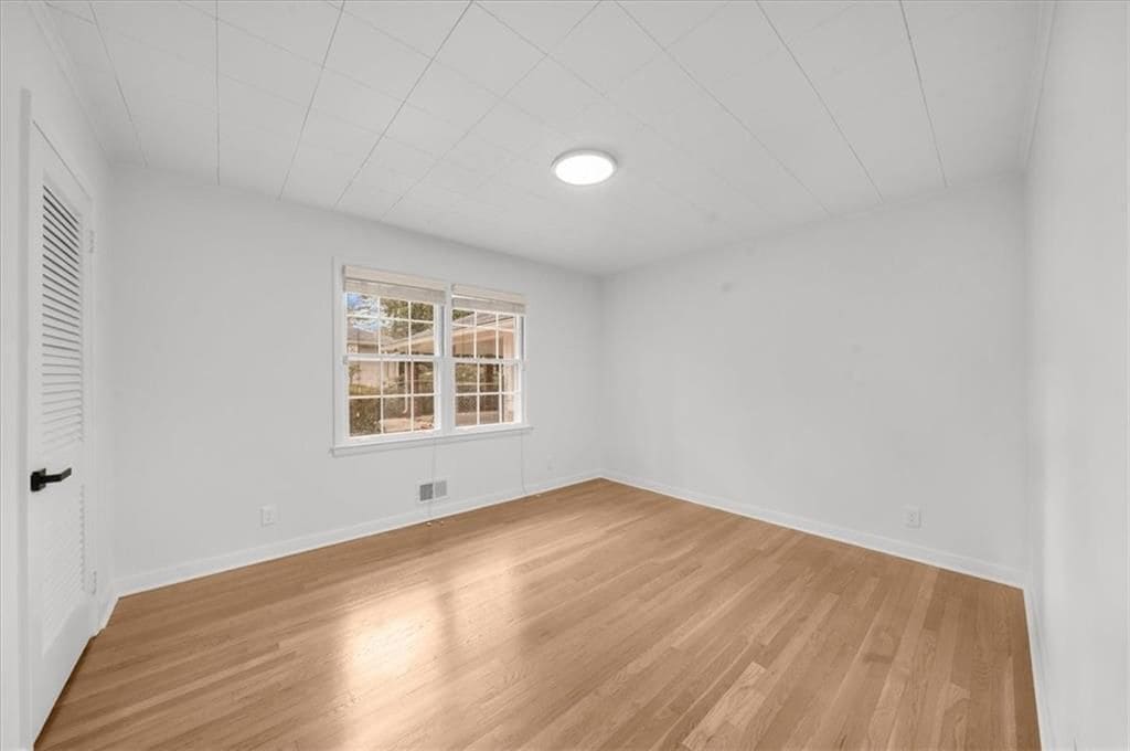 Building Photo - 4890 High Point Rd NE