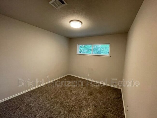 Building Photo - 1017 Mullins St