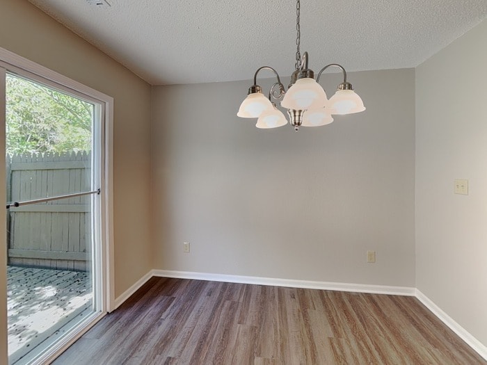 Building Photo - 4440 Riverbrook Ln