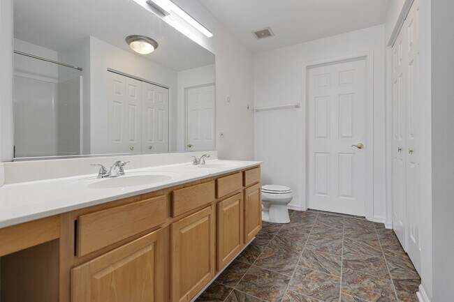 Building Photo - 2290 Scott Ln
