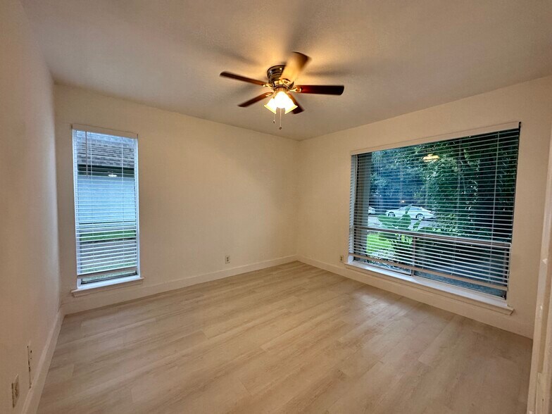Bedroom - 4330 Bowser Ave