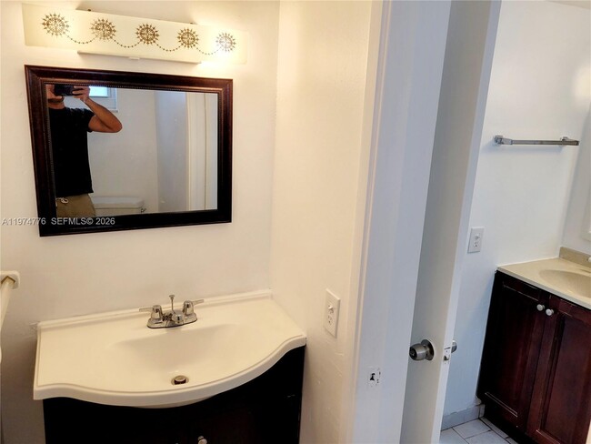 Building Photo - 1700 NE 191st St