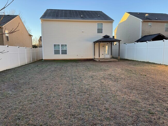 Building Photo - 291 Ranlo Ave