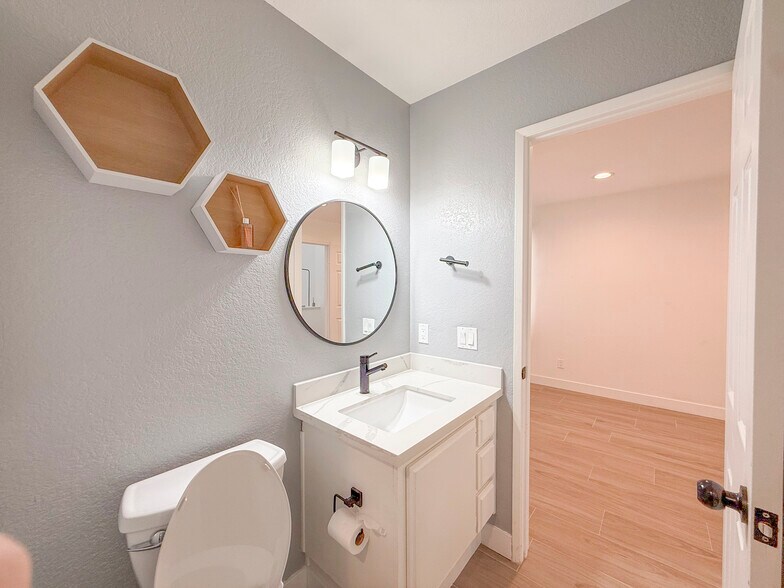 3rd bathroom - 3598 Meadowlark St