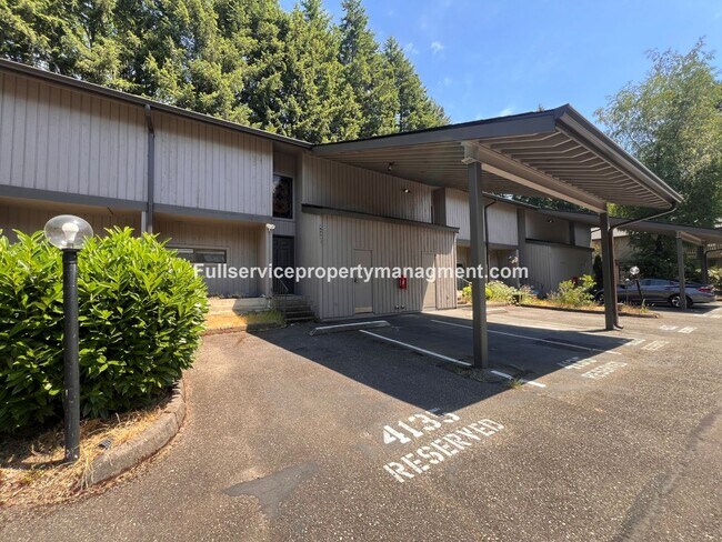 Building Photo - Spacious and bright Bellevue condo you won't want to miss!